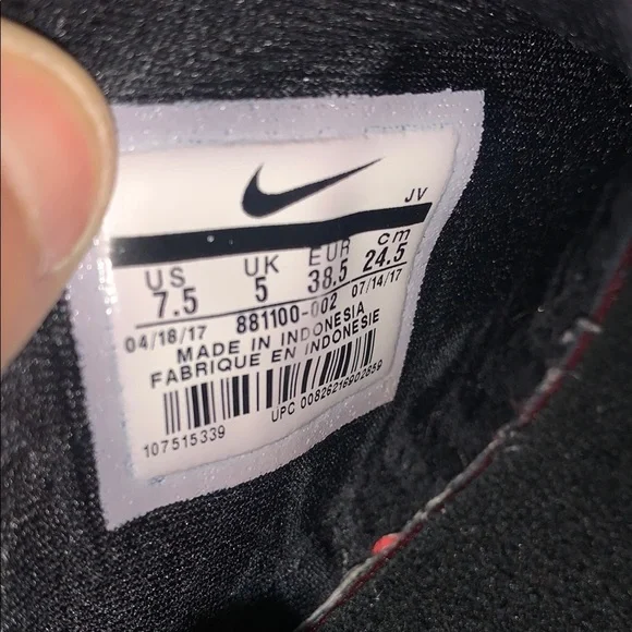 Nike air huaraches Black Sneakers - Picture 6 of 8